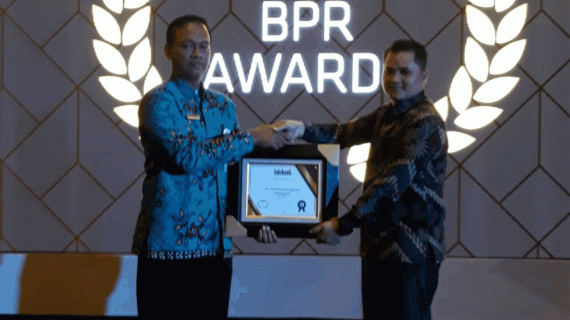 BPR Bank Karanganyar Raih Penghargaan Infobank 2018