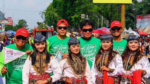 Reog Bank Karanganyar curi perhatian di Karnaval HUT RI