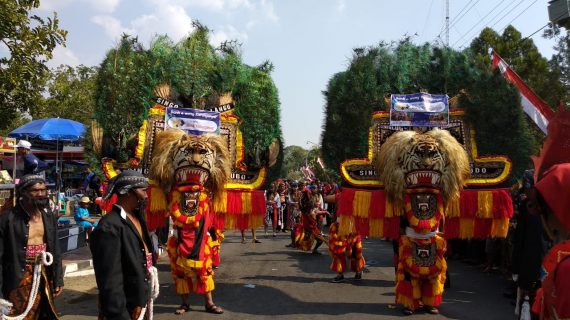 Reog Bank Karanganyar curi perhatian di Karnaval HUT RI